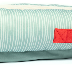 Kenwood & Co Cama Rectangular con Relleno Suave Diseño a Rayas para Perro, Mediano